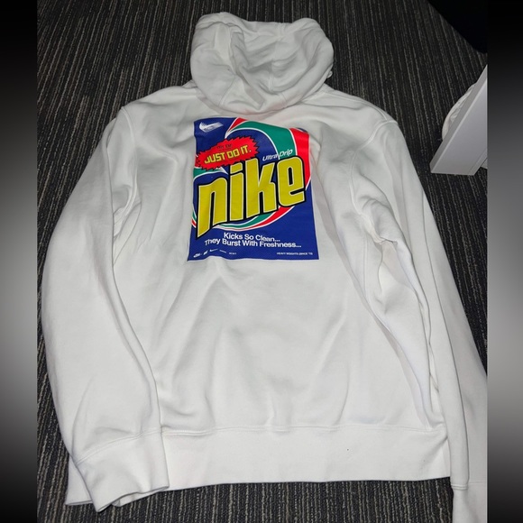 White Nike hoodie (never worn) - Picture 2 of 2